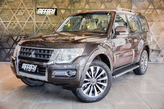 MITSUBISHI PAJERO 3.2 HPE 4X4 7 LUGARES 16V TURBO INTERCOOLER DIESEL 4P AUTOMÁTICO